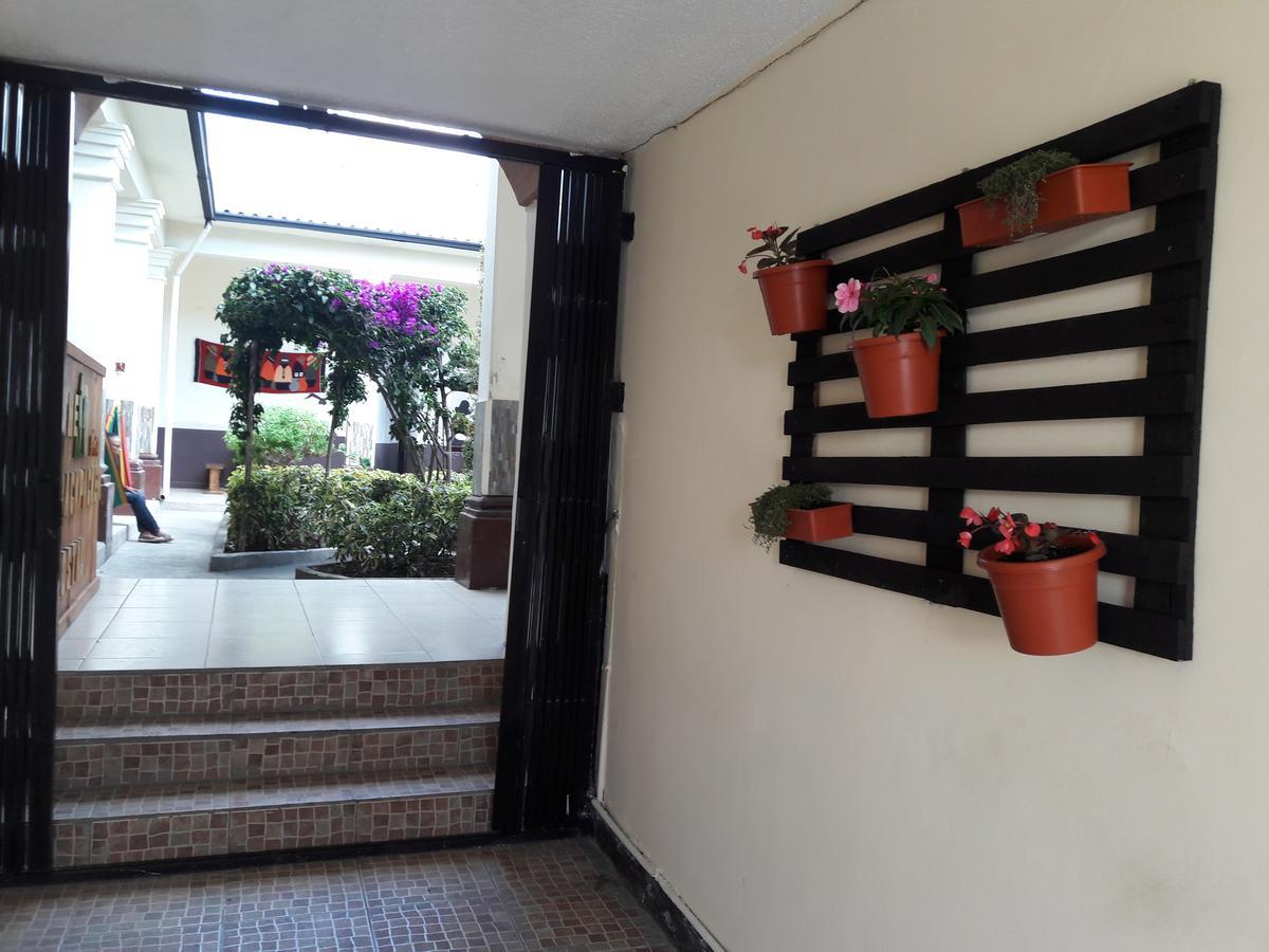 The Backpacker Hostal Ibarra Bagian luar foto