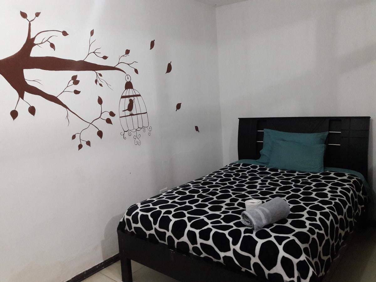 The Backpacker Hostal Ibarra Bagian luar foto