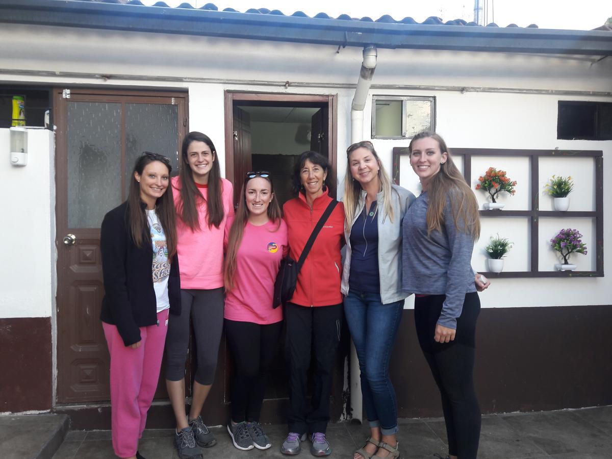 The Backpacker Hostal Ibarra Bagian luar foto