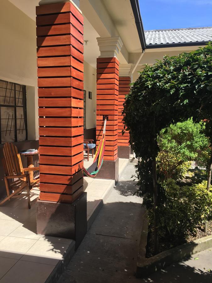 The Backpacker Hostal Ibarra Bagian luar foto