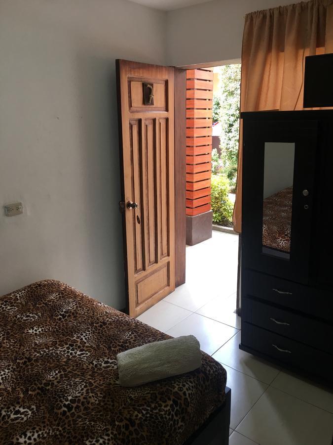 The Backpacker Hostal Ibarra Bagian luar foto