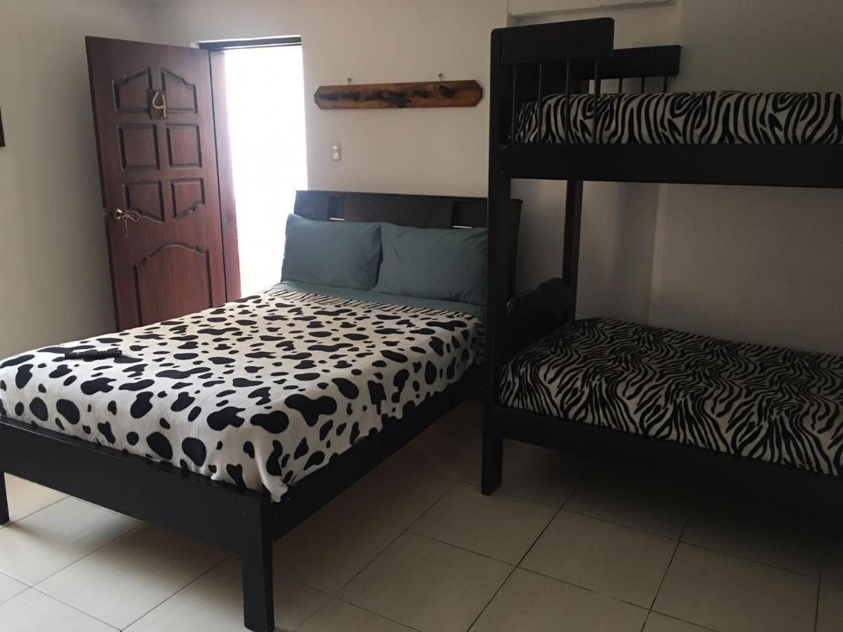 The Backpacker Hostal Ibarra Bagian luar foto