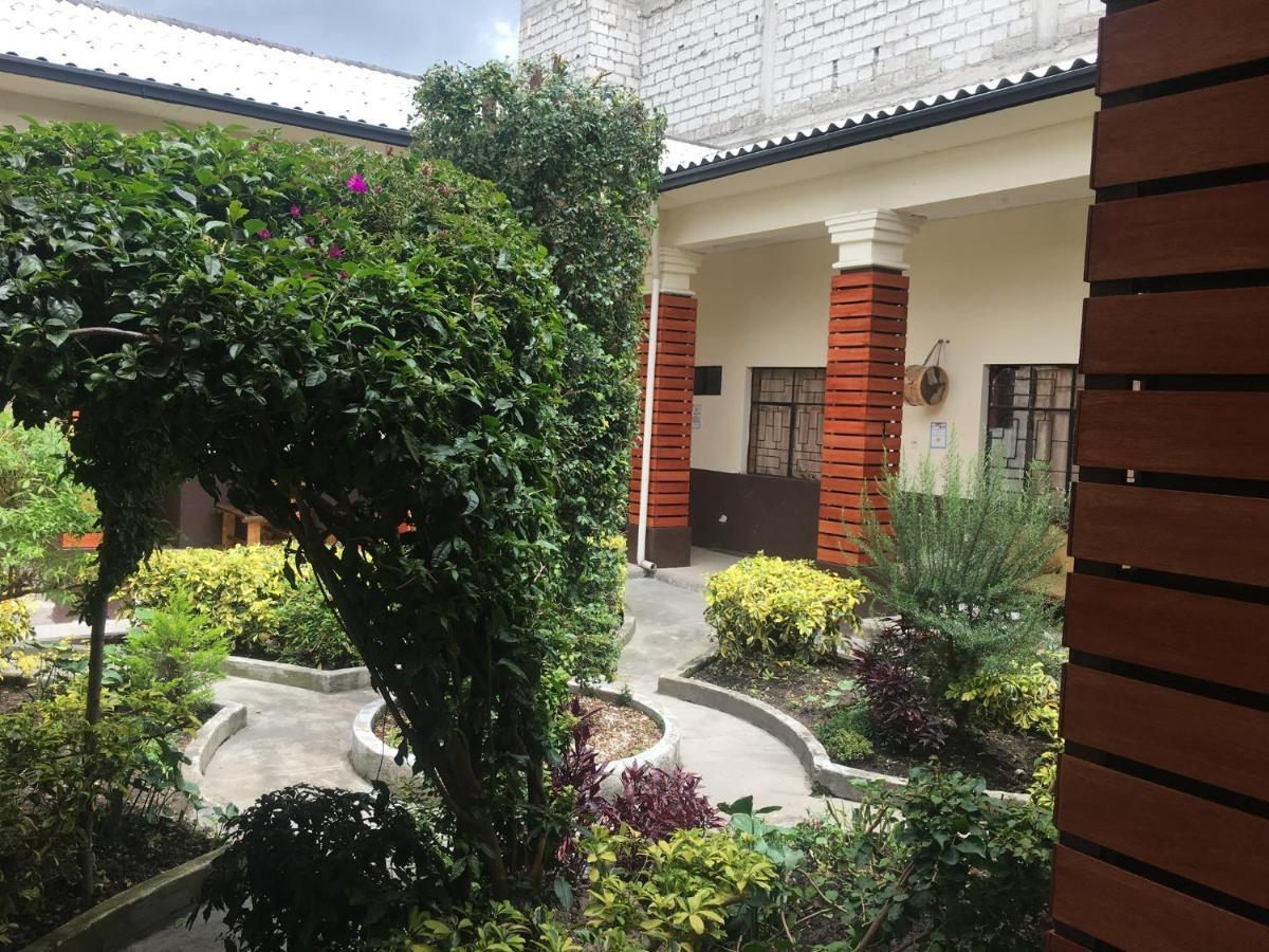 The Backpacker Hostal Ibarra Bagian luar foto